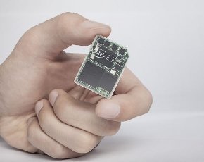 Intel_Edison_chip.jpg