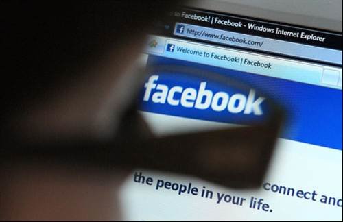 Facebook Pays GBP 2.6m Tax on 840m Profit