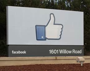 Facebook Gets Green Light for Instagram Acquisition
