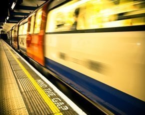 London-tube-train-station-290px.jpg