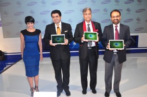 Mr. Tarun Malik, Director, Media Solutions Center – South West Asia, Samsung Electronics, Dr. Hussain, Principal, DPS, Mathura Road and Mr. Ranjivjit Singh, Senior Vice President, Corporate Marketing, South West Asia, Samsung Electronics