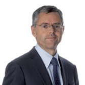 Michel Combes, 51 ans, a officiellement pris ses fonctions de directeur général d'Alcatel-Lucent hier