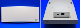 Abbildung 1: Der Cisco Meraki MR55 bietet 8x8:8-Stream-Wi-Fi 6 mit 80 MHz Kanalbreite. Die Stromversorgung kann direkt via Netzteil oder PoE erfolgen. (Quelle: Harald Karcher)