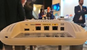 Abbildung 2: Der Huawei AP7060DN wurde als erster 802.11ax-Enterprise-AP mit einem 10-GbE-Port und PoE angekündigt. So wird Wi-Fi 6 nicht gleich am LAN-Anschluss ausgebremst (Quelle: Harald Karcher).