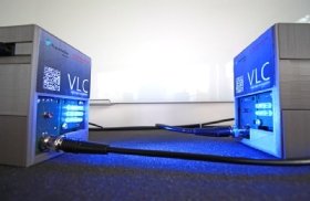 Vernetzte Produktion: Signale aus der Deckenbeleuchtung