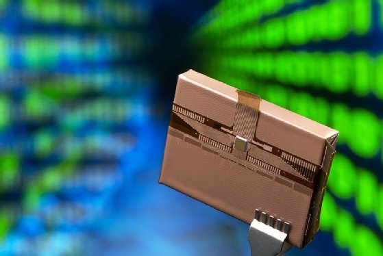 Folie soll Manipulation elektronischer Bauteile verhindern