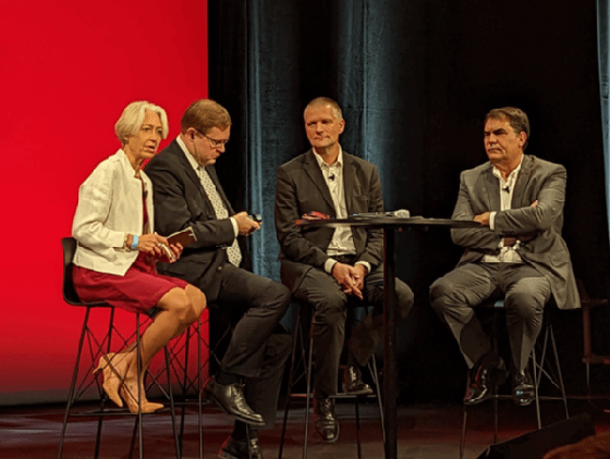 Photo de Christian-Marc Lifländer, directeur de la section cyber défense de l’Otan, Guillaume Poupard, directeur général de l’Anssi, et Thierry Auger, RSSI groupe de Lagardère, réunis pour une table ronde animée par Florence Puybareau, directrice de la communication et des contenus de DG Consultants.