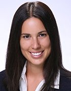 Portrait photo of Kate Belingit