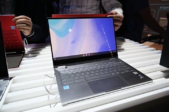 Samsung unveiled its Galaxy Chromebook at CES 2020.