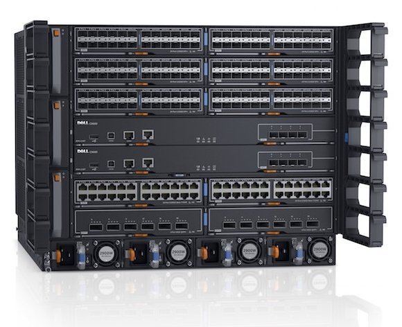 Der Dell Networking C9010 Network Director ist die Zentrale des Campus-Netzwerks.