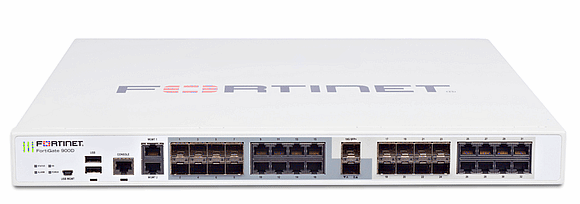Die Fortinet FortiGate 900D soll einen Firewall-Durchsatz bis zu 52 Gbps erreichen.