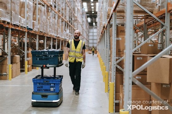 Warehouse AI and robotics help train employees