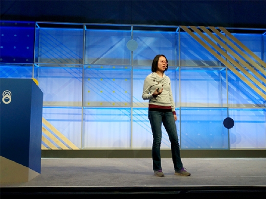 Xiaowen Xin speaks at Google I/O 2018.