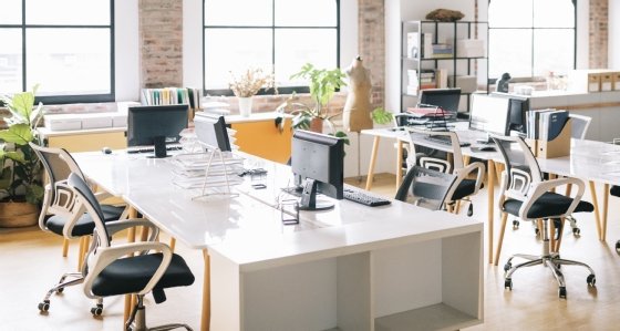 Photo of a clean desk as part of a clean desk policy