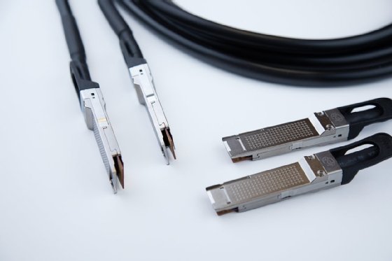 Close-up image of the Astera Labs Aries SCM cable.