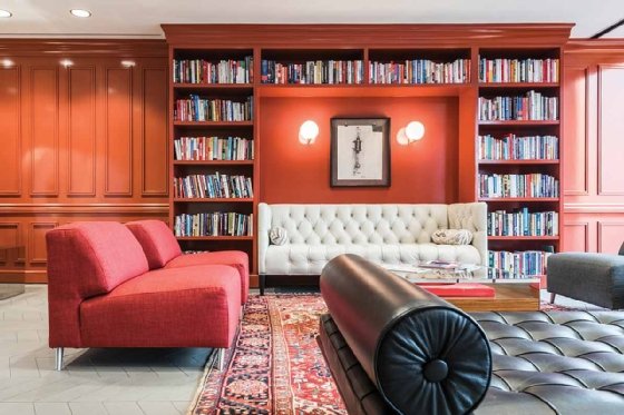 A library space in an office designed to change the mood.