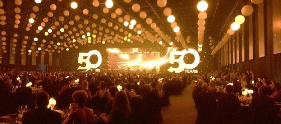 Abbildung 1: Die Gala zum 50-jährigen Bestehen der SAP lockte am 29. Juli 2022 850 geladene Gäste in die SAP-Arena in Mannheim.